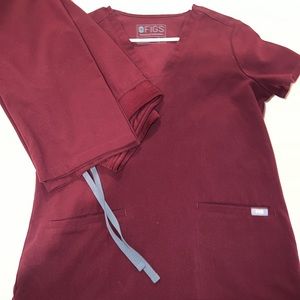 Figs set. Two pocket scrub top and basic scrub pants